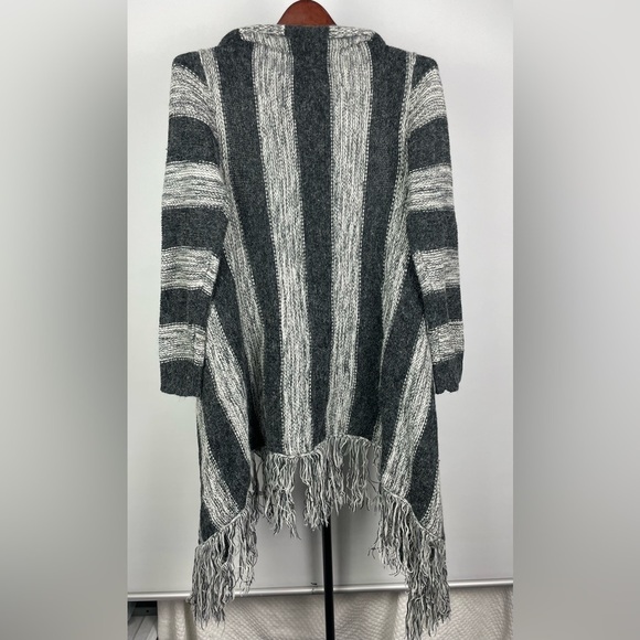 Tris Design Gray Striped Mohair Blend Fringe Trim Open Front Sweater - Picture 5 of 8